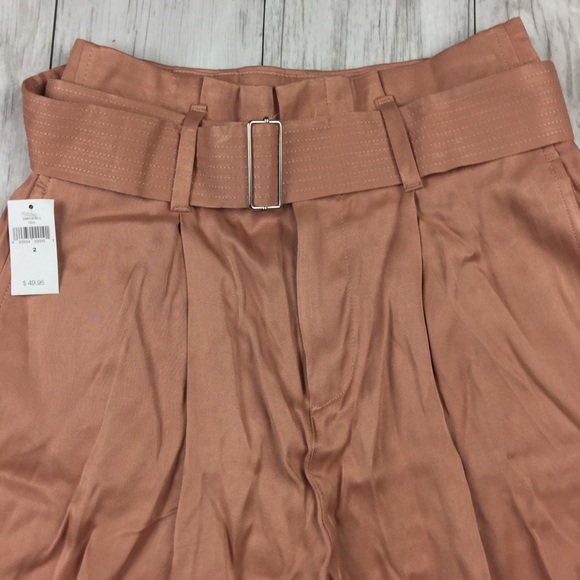 Gap High Rise Drapey Shorts - Picture 3 of 4